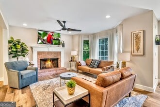 Building Photo - 2145 Lindley Ln