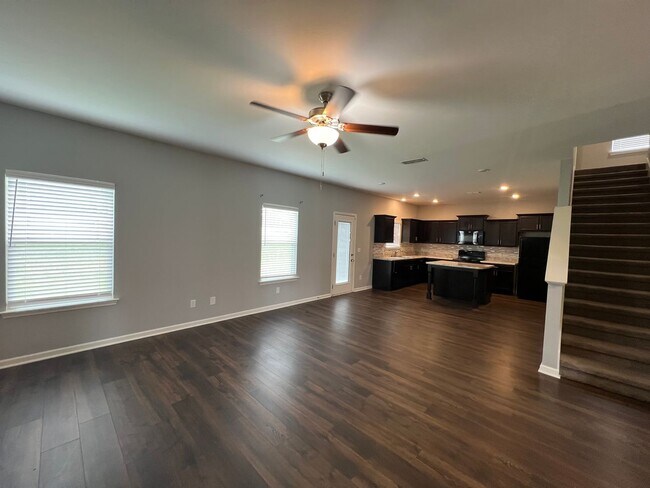 Foto del edificio - Half Off First Month's Rent! Gorgeous 3 BR 2.5 Bath Home in Cantrell Farms - Smyrna!