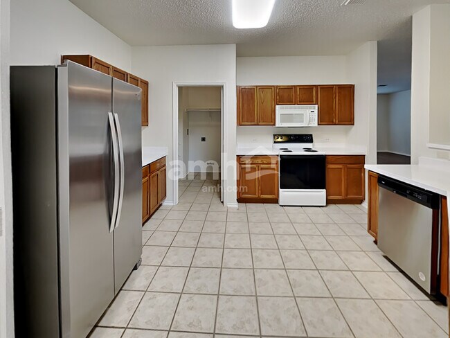 Building Photo - 2863 Deer Ridge Dr