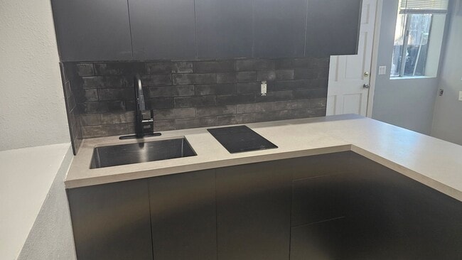 Building Photo - 11127 Sunshine Terrace