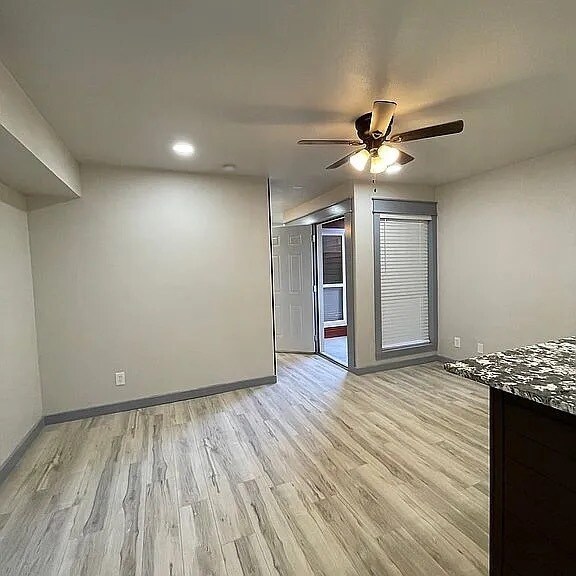 Foto del edificio - 9827 Walnut St