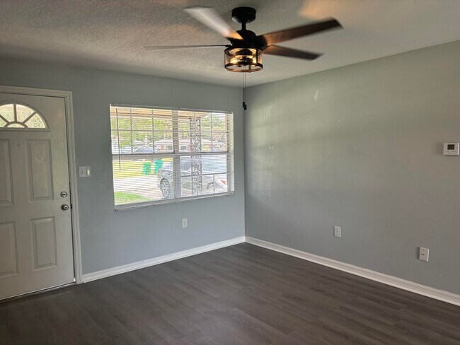 Building Photo - 784 Lunar Lake Cir