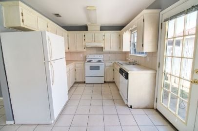 Building Photo - 2405 Redbud Ave