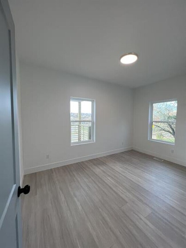 Foto del edificio - Knoxville 37921 - 3 bedroom, 2 bath home -...