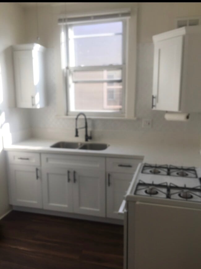 Building Photo - 2253 Curlew St