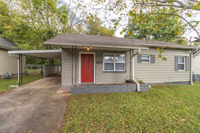 Building Photo - 2212 Harvey St