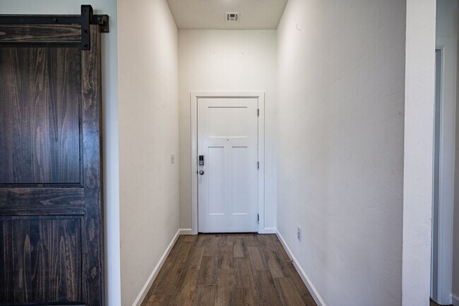 Foto del edificio - Welcome Home! This beautiful 3 bed home in...