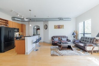 Building Photo - 1901 Post Oak Blvd