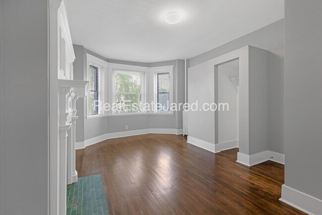 Foto del edificio - 30 Glenville Ave