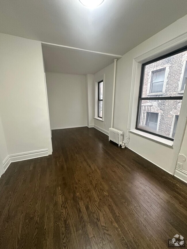 Building Photo - 1427 York Ave