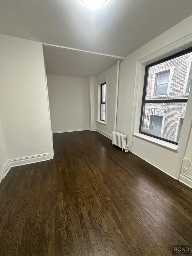 Building Photo - 1427 York Ave
