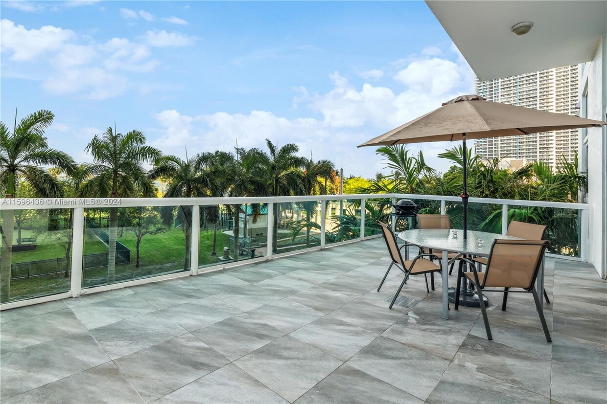 Foto principal - 1800 N Bayshore Dr