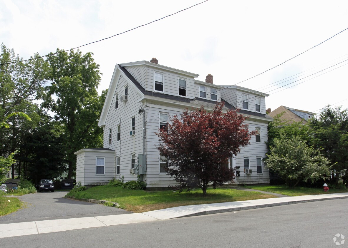 16 W Walnut St, Milford, MA 01757 Apartments in Milford, MA
