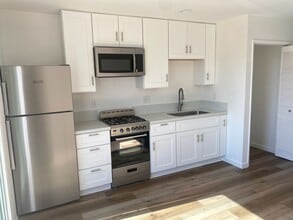 Building Photo - 3256 Carr Dr