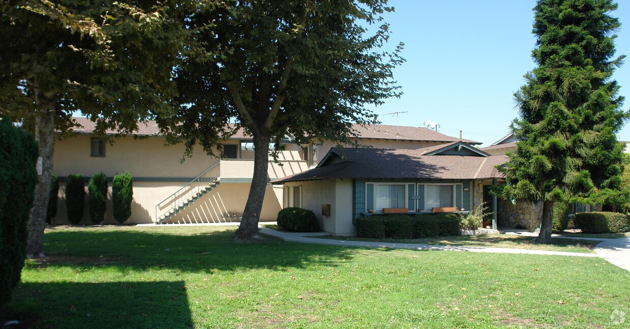 Building Photo - 5552 Reno Cir