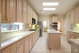 Building Photo - 18811 Cypress Chateau Dr