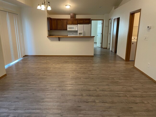 Foto del edificio - 1209 W Franklin St