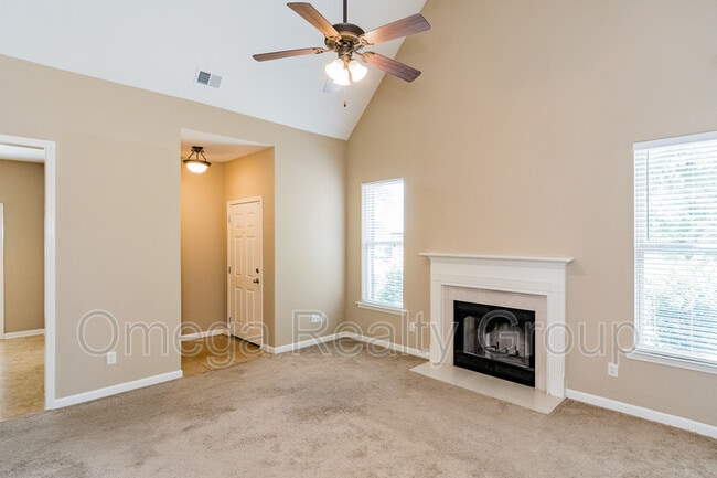 Building Photo - 1144 Washington Dr