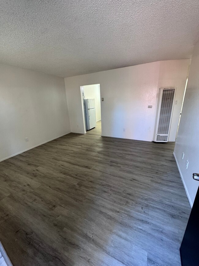 Building Photo - 814 2nd St