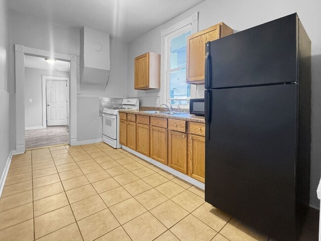 Building Photo - 309 Eastern Ave SE