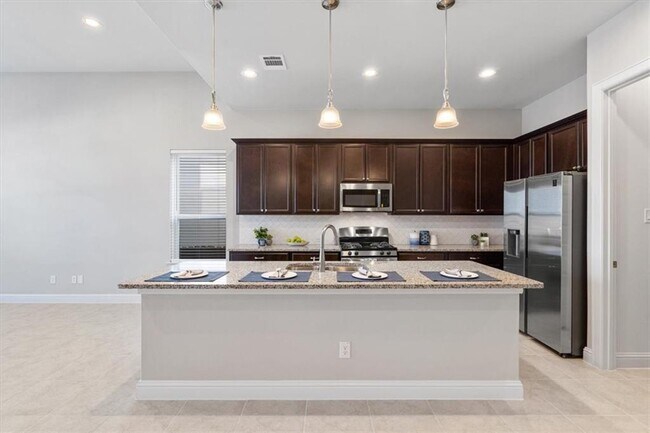 Building Photo - 600 C-Bar Ranch Trl