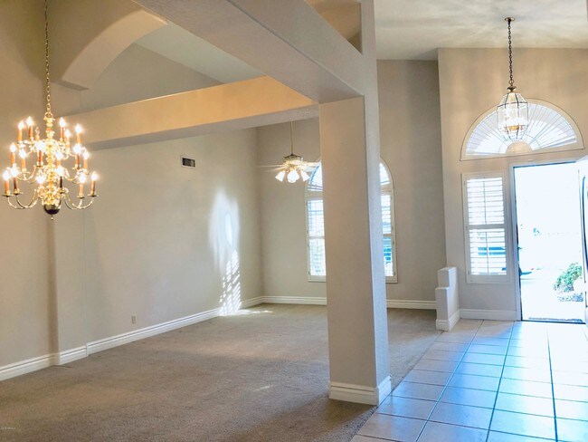 Building Photo - 1540 E Nighthawk Way