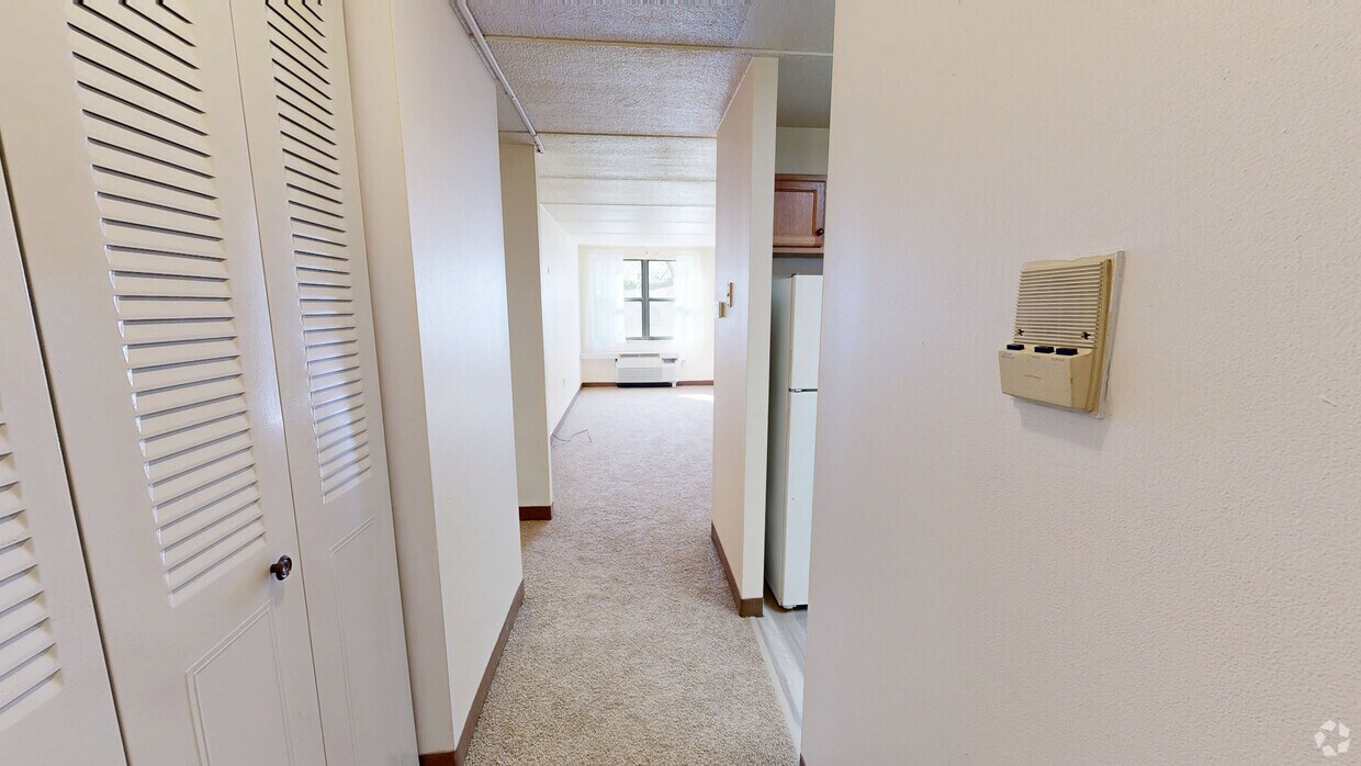Photo - AMBERSON PLAZA Apartments
