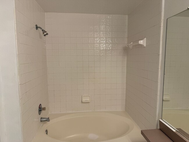 Building Photo - 1 bed 1 bath condo in Metrowest