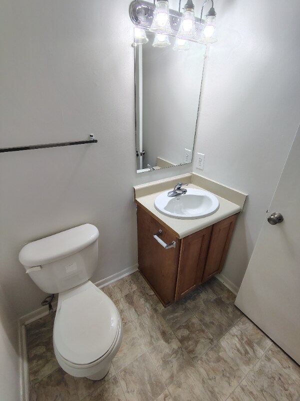 Building Photo - 600 Reusens Rd