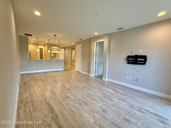 Foto del edificio - 7634 Loren Cove Dr