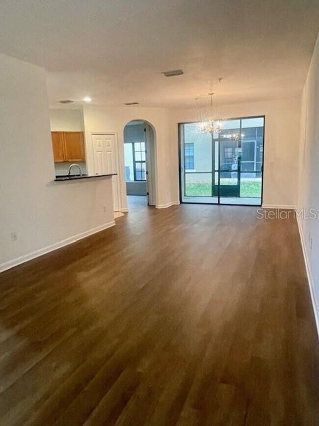 Building Photo - Lovely luxury condo in the gated community...