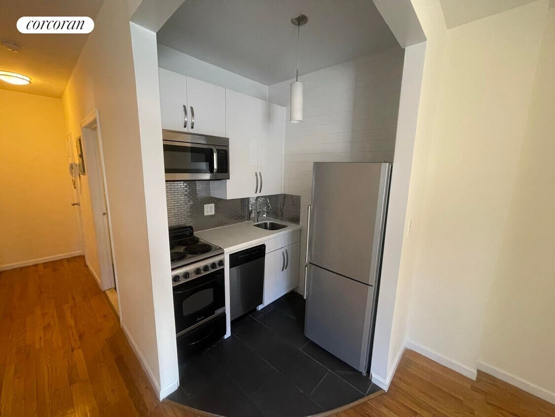 Building Photo - 108 W 116th St