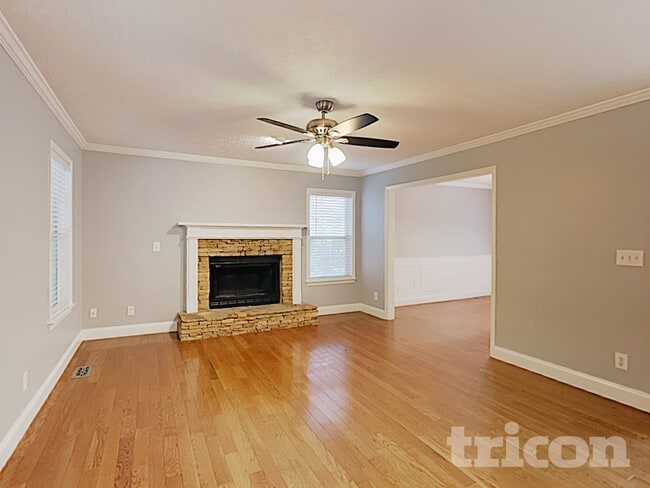 Building Photo - 152 Hartwood Dr
