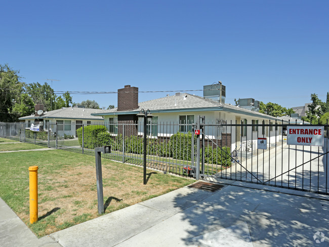 Building Photo - Shaw Avenue Apartments