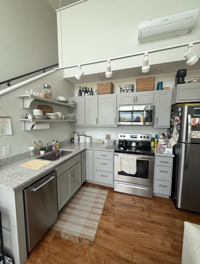 Foto del edificio - 1585 Hertel Ave