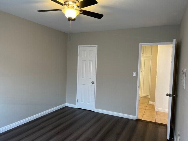 Bedroom 1/1 - 11230 Oxnard St