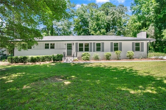 Building Photo - 1348 Ridgewood Dr SW