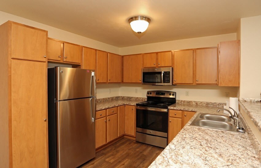 FALCON POINT APARTMENTS Apartments Horicon, WI