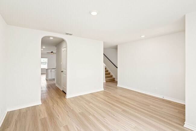 Foto del edificio - Greenbelt on Over a 1/4 acre - 9530 Cord G...