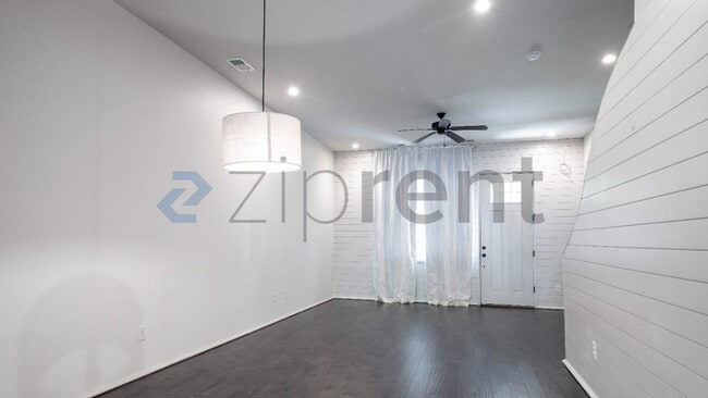 Foto del edificio - 1346 Calash Ave