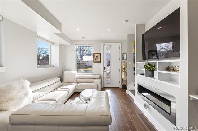Foto del edificio - 3875 E 4th Ave