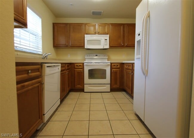 Building Photo - 9051 Gervais Cir