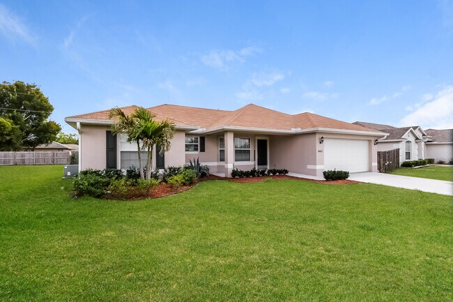 Foto del edificio - 4663 SW Atoll St