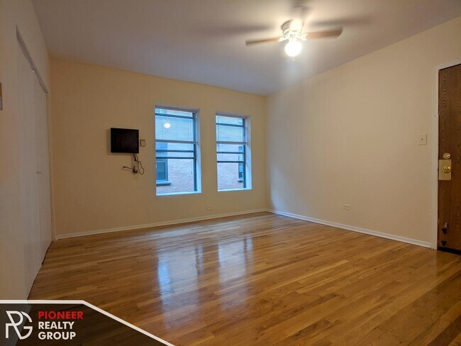 Foto del edificio - 814 W Cornelia Ave