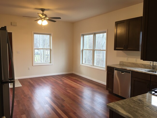 Dining area - 2058 State Route 300