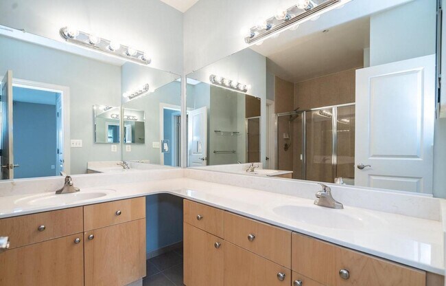 Foto del edificio - 1354B Monroe Street, NW