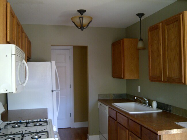 Building Photo - 2389 Unity Ave N