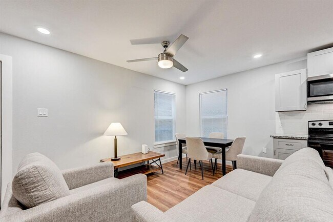 Foto del edificio - 1017 North Ln