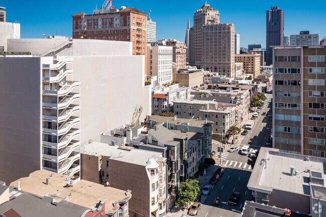 Aerial Photo - 1018-1020 Pine St