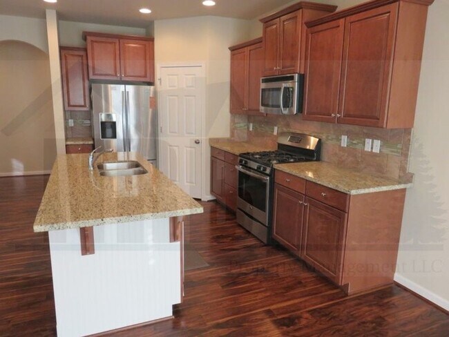 Building Photo - Gorgeous 4 Bedroom home located in Puyallup!